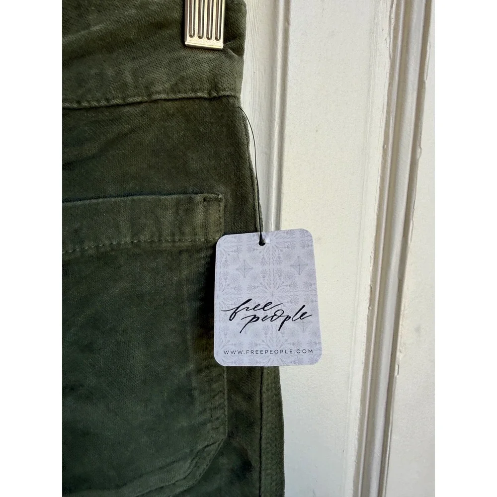 Free People Army Green Velveteen Straight Leg Patch Pocket Pants‎ Size 0